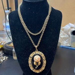 15” Avon Gold Tone Chain Floral Rose Cameo Mirror  Necklace